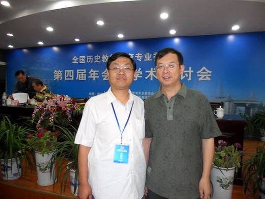 与扬州中学历史特级教师王雄老师合影